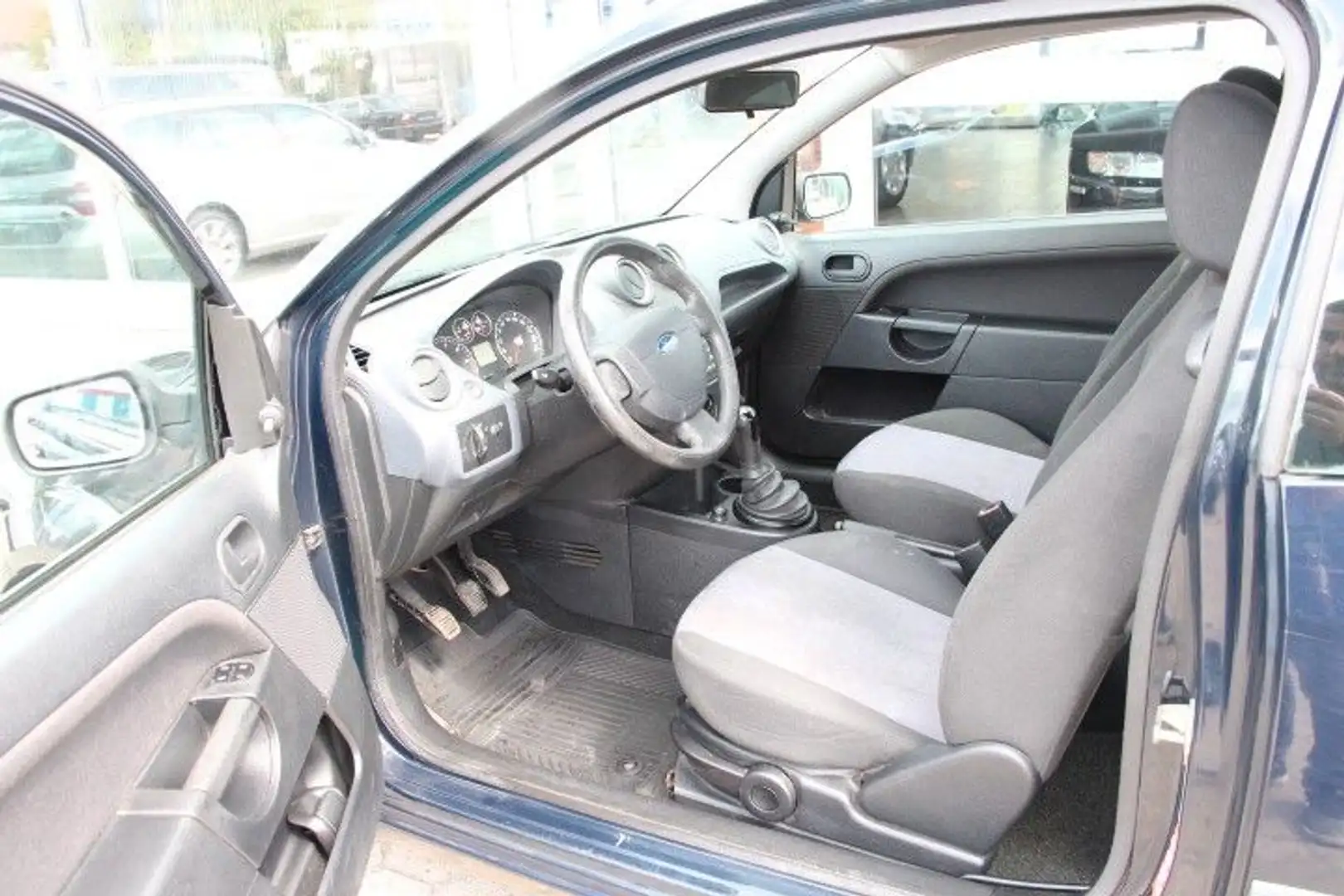 Vehicle image, number 8