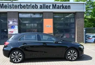 Vehicle image thumbnail, number 3