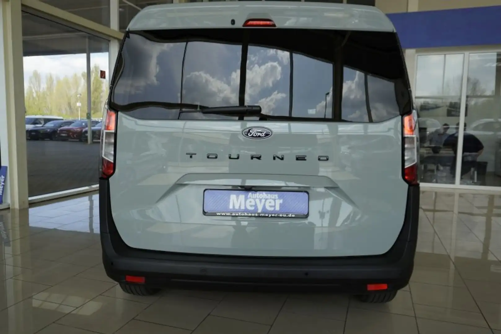 Vehicle image, number 5
