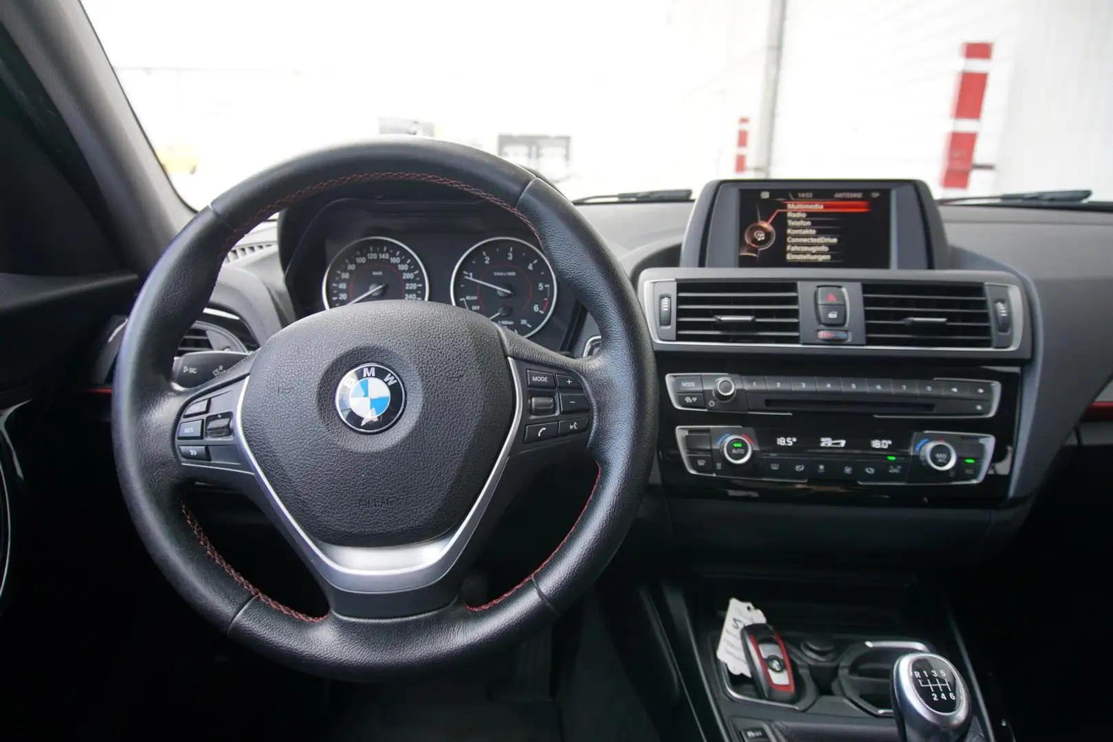 Vehicle image, number 9