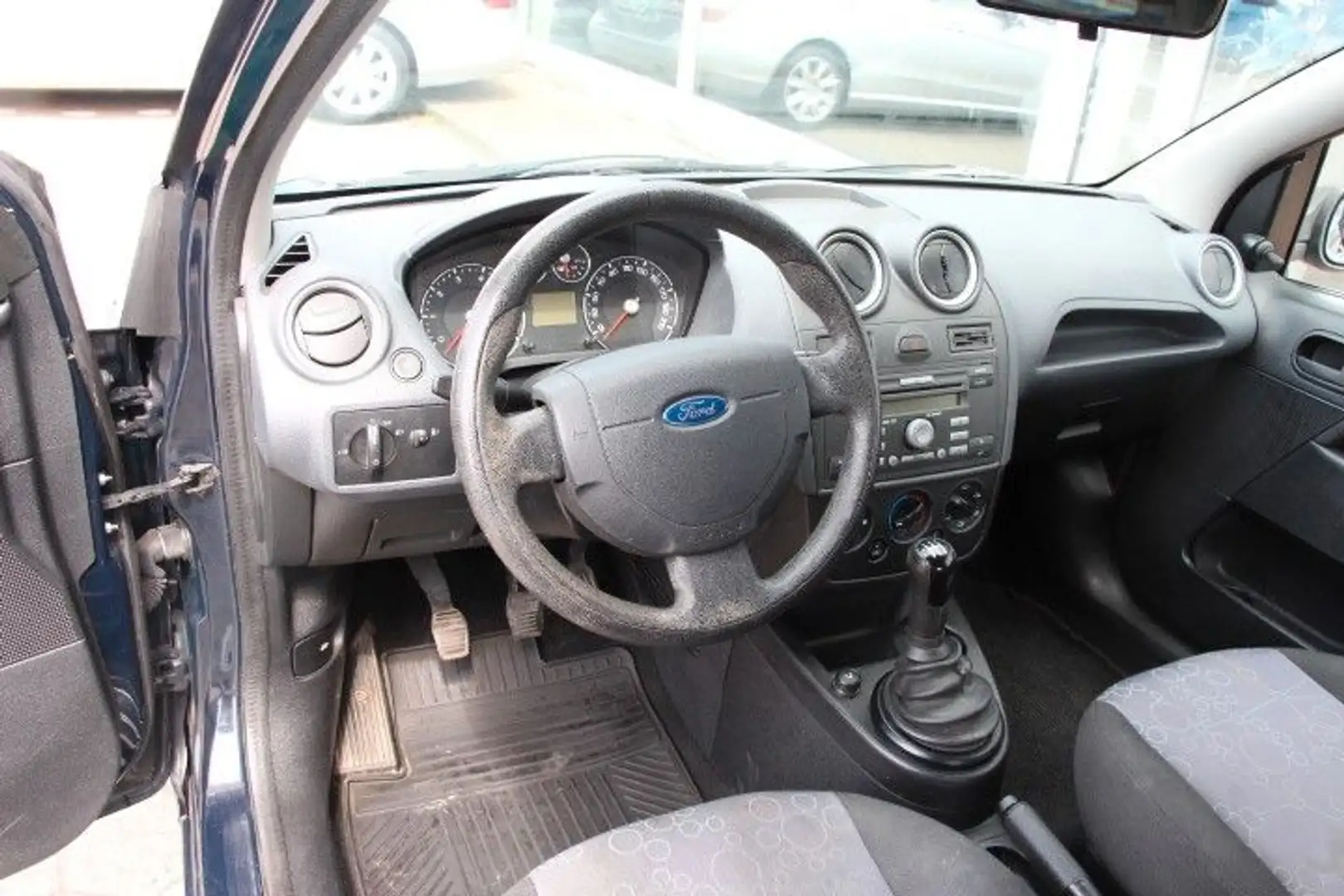 Vehicle image, number 10