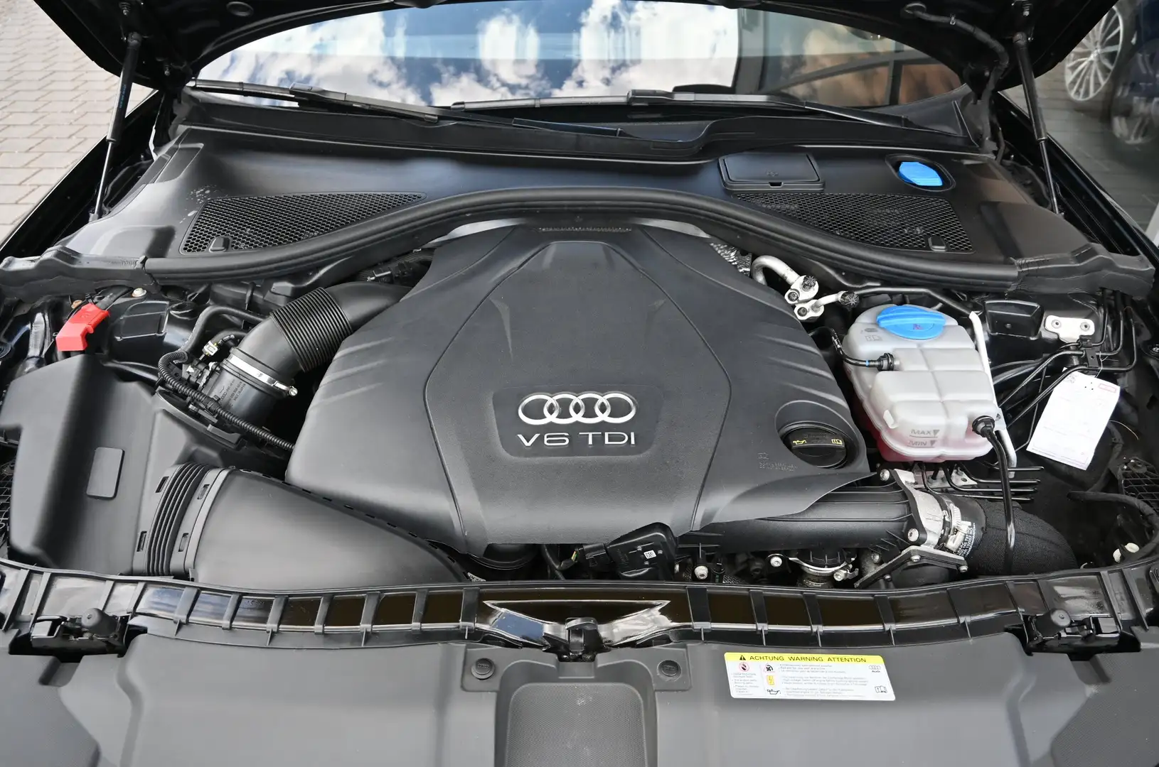 Vehicle image, number 9