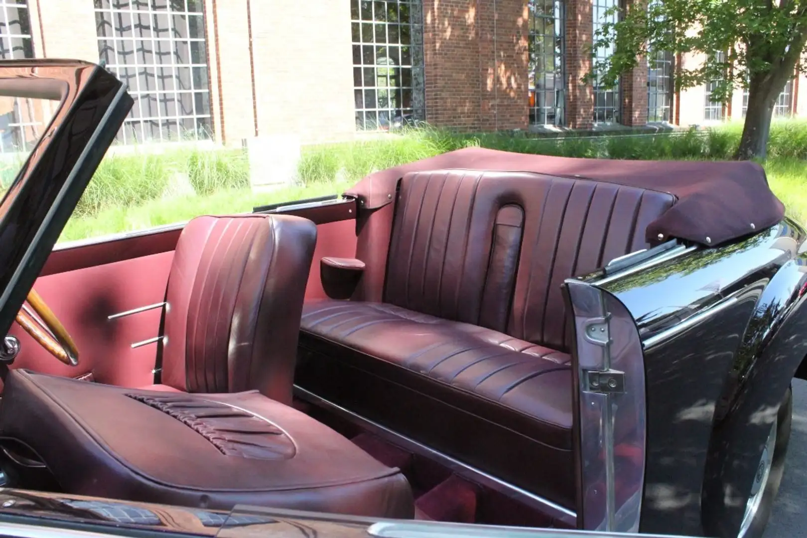 Vehicle image, number 13