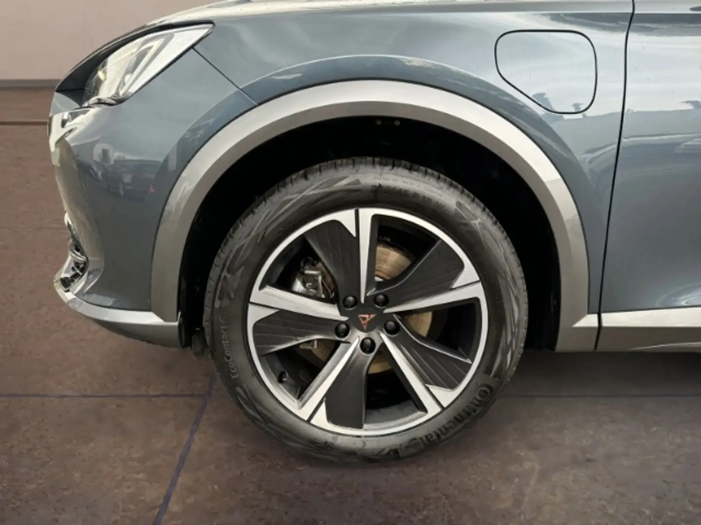 Vehicle image, number 8