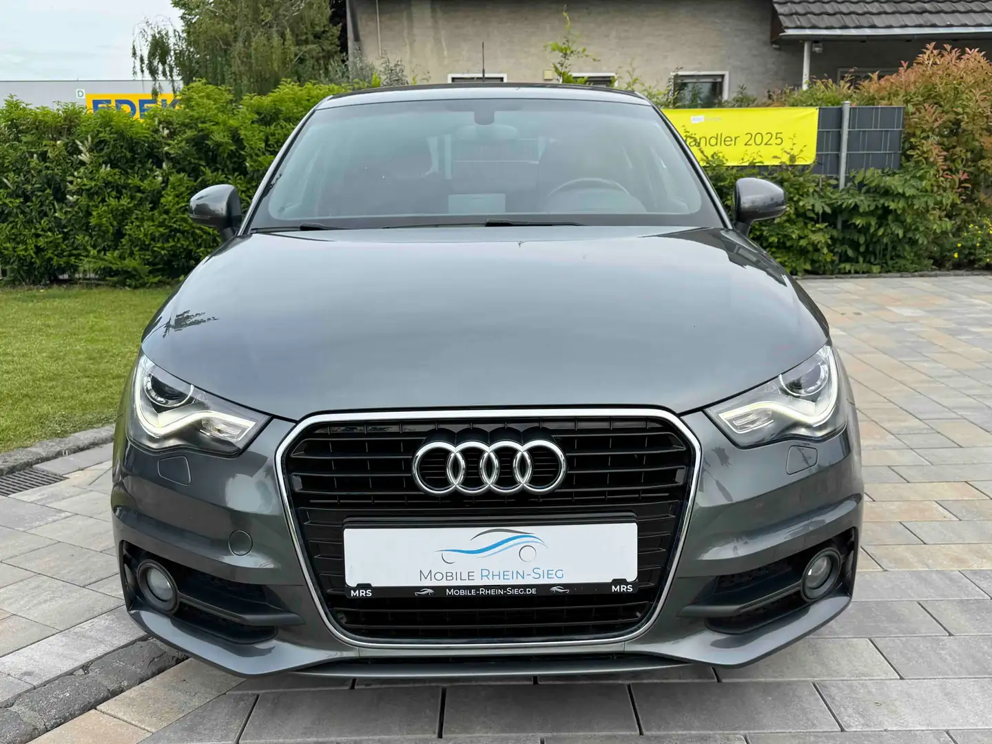Vehicle image, number 8