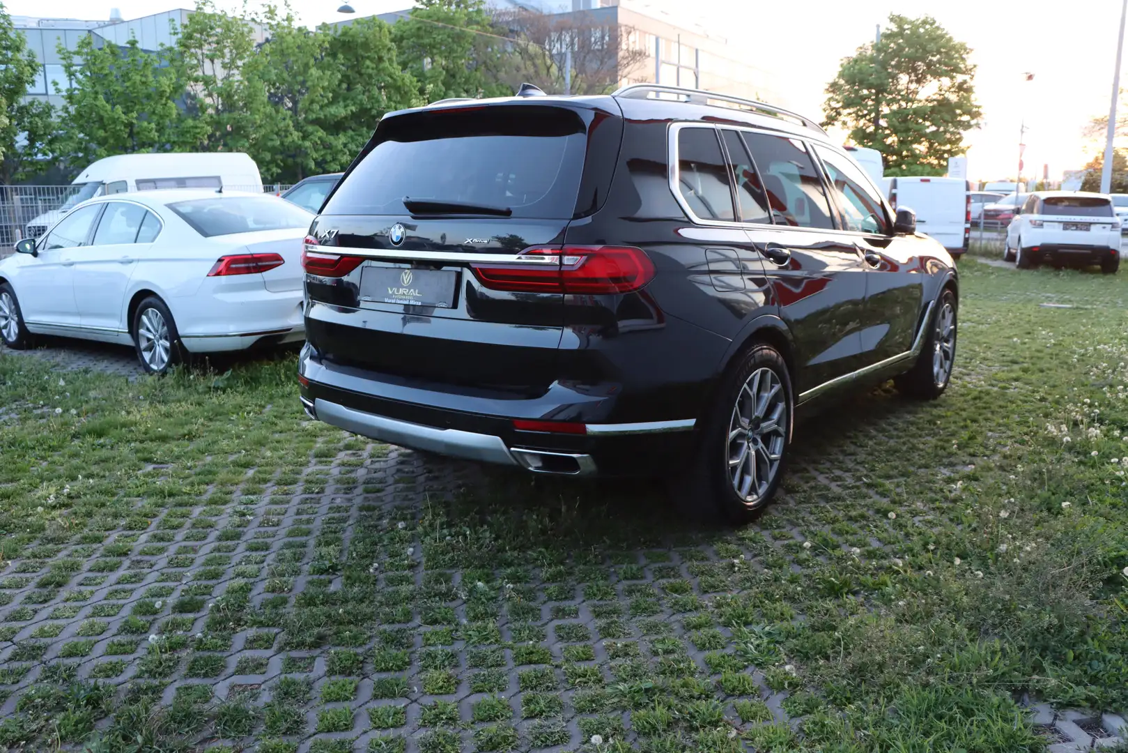 Vehicle image, number 5