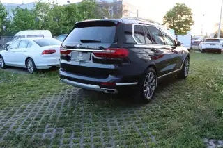 Vehicle image thumbnail, number 5