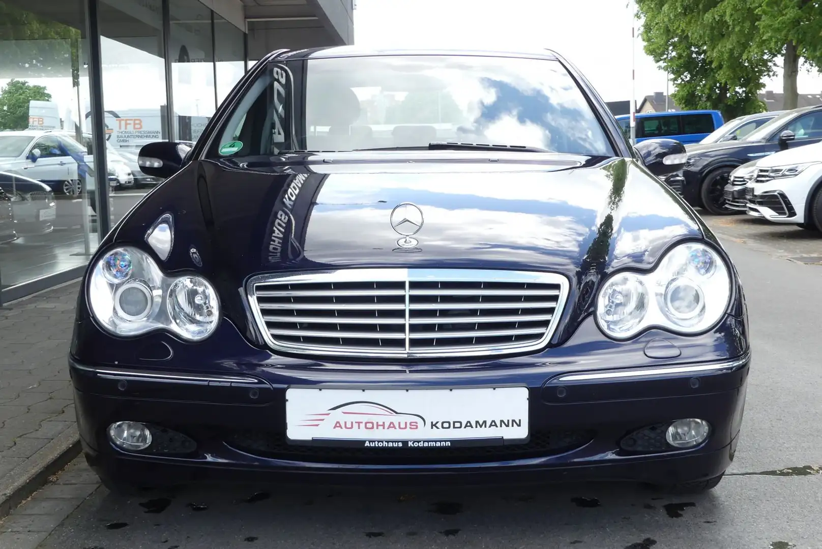 Vehicle image, number 4