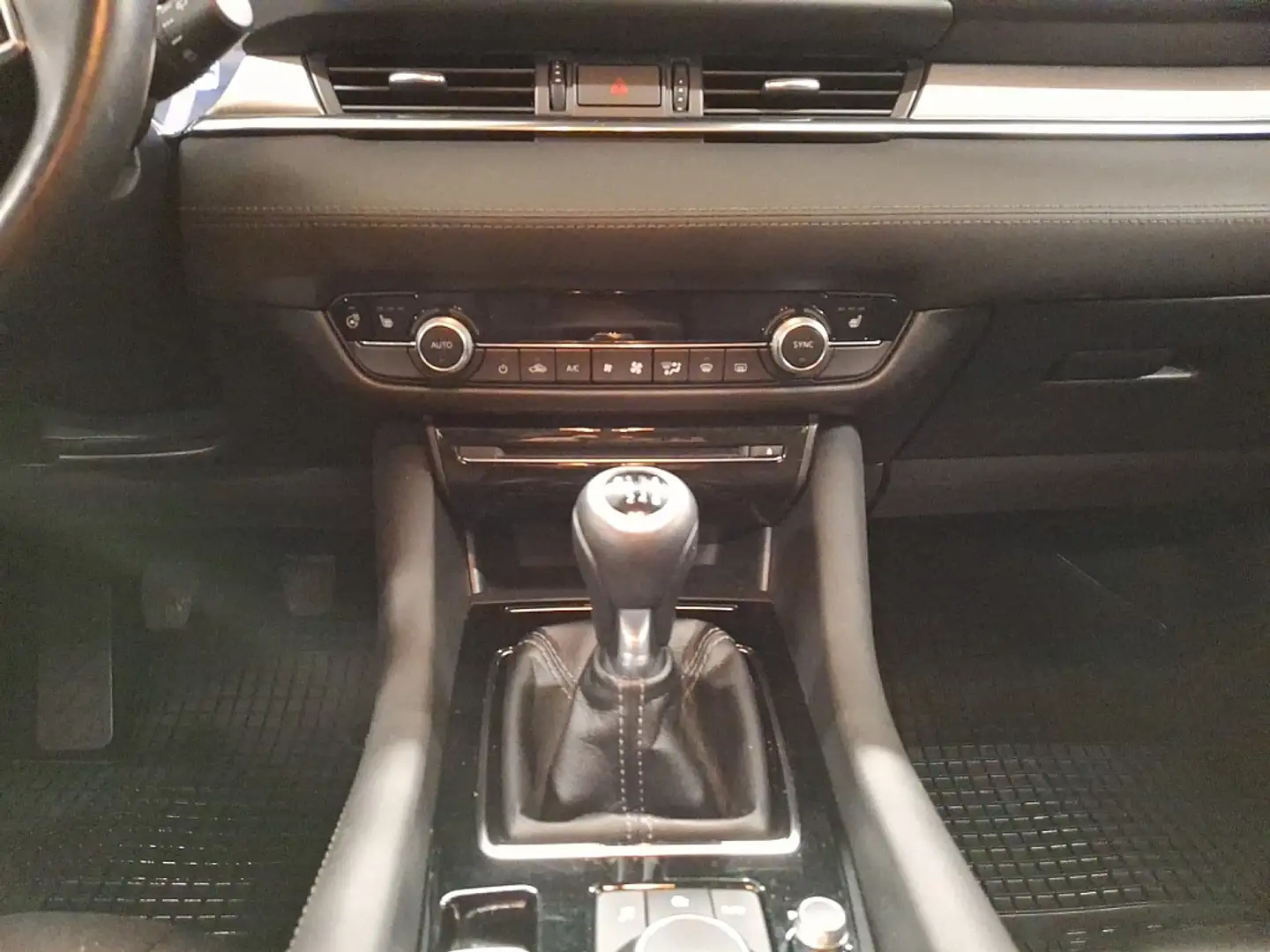 Vehicle image, number 7