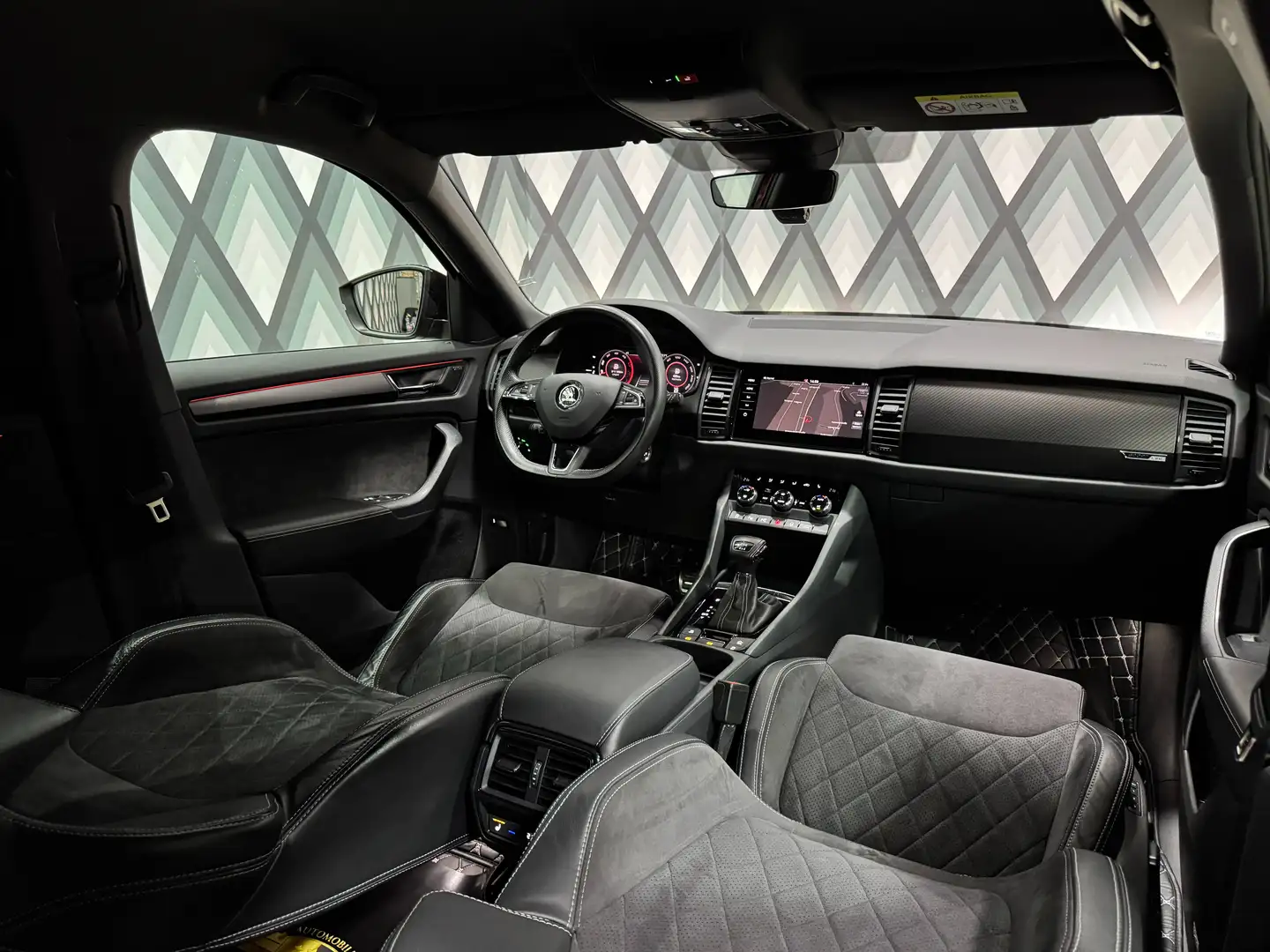 Vehicle image, number 9