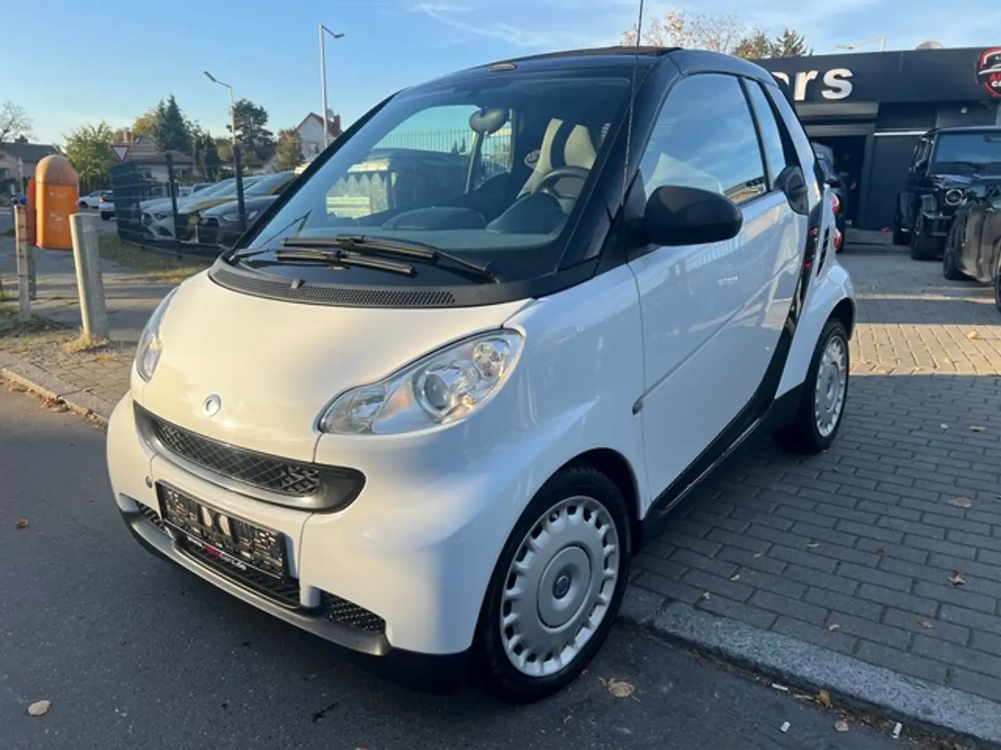 Vehicle image, number 1