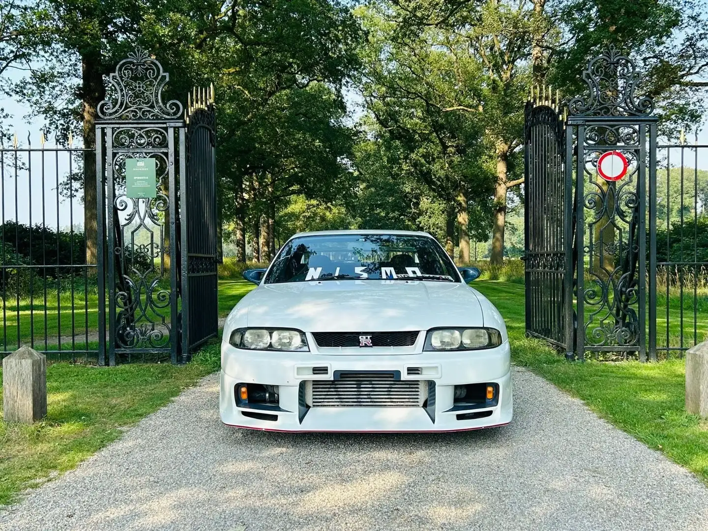 Vehicle image, number 12