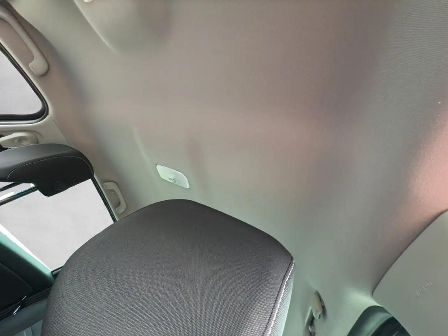 Vehicle image, number 19