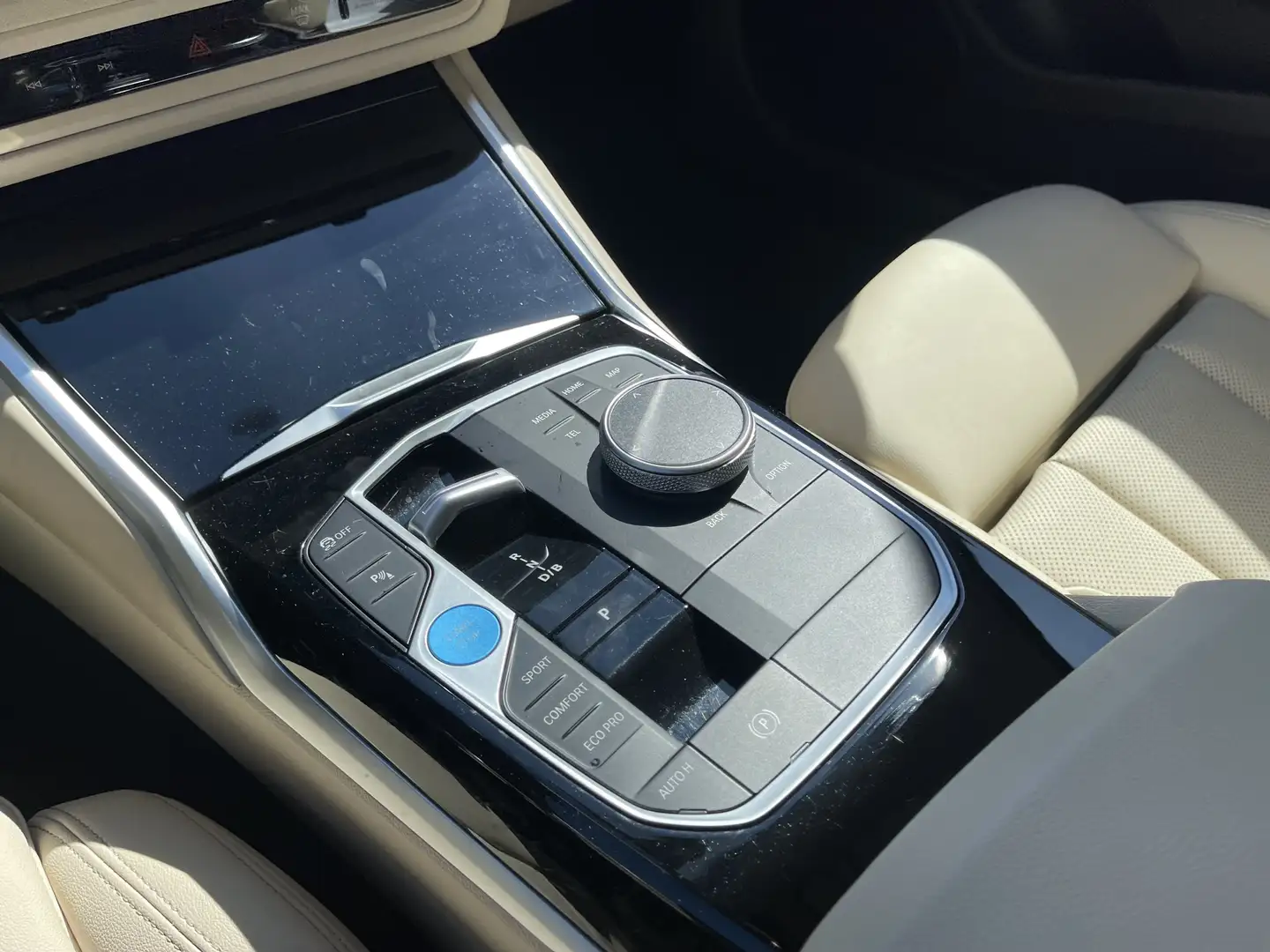 Vehicle image, number 9