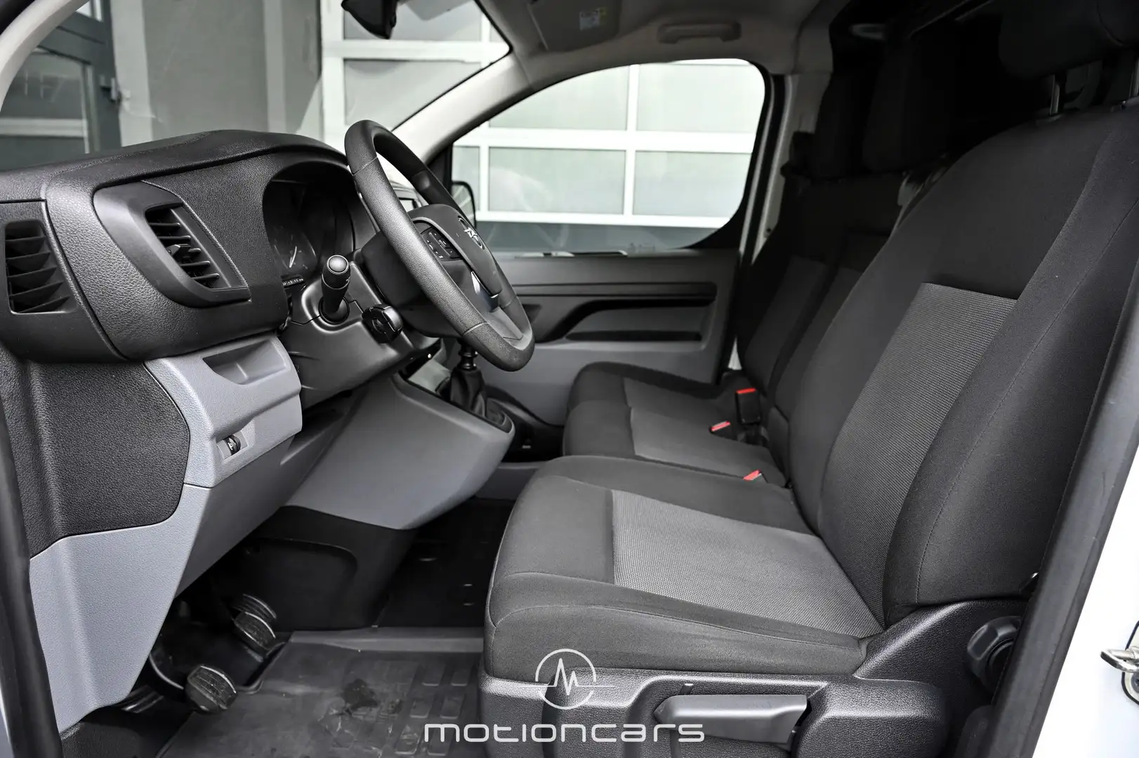 Vehicle image, number 9