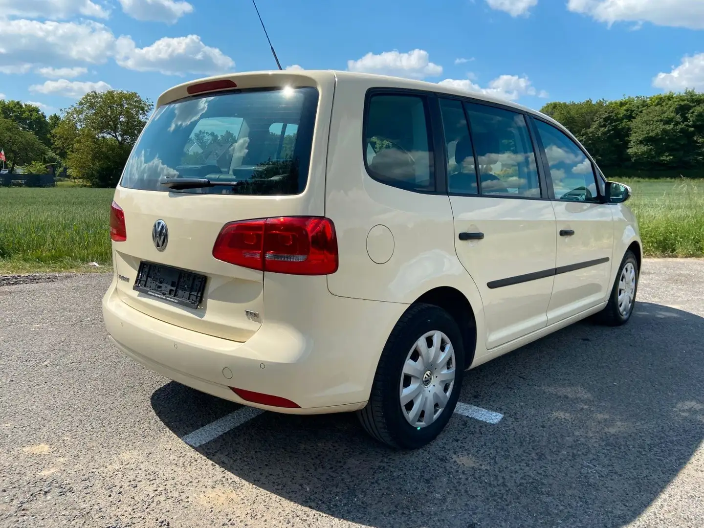 Vehicle image, number 6