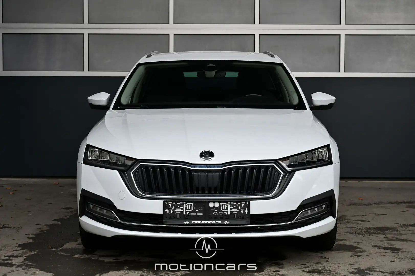 Vehicle image, number 3