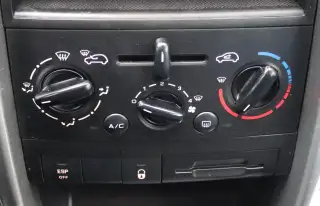 Vehicle image thumbnail, number 7
