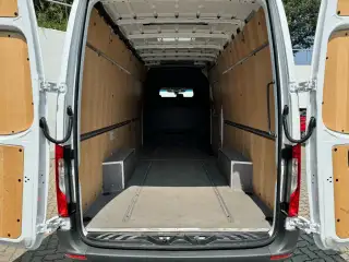 Vehicle image thumbnail, number 8
