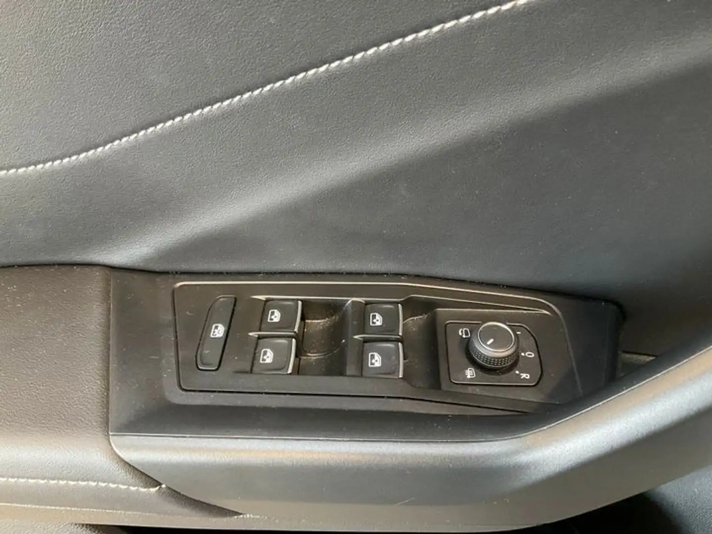 Vehicle image, number 2