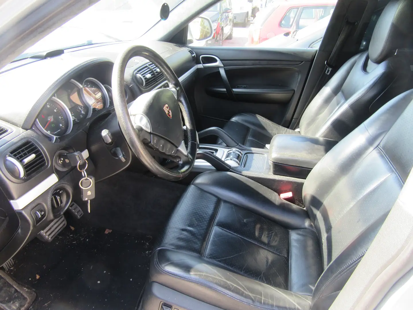Vehicle image, number 9