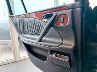Vehicle image thumbnail, number 12