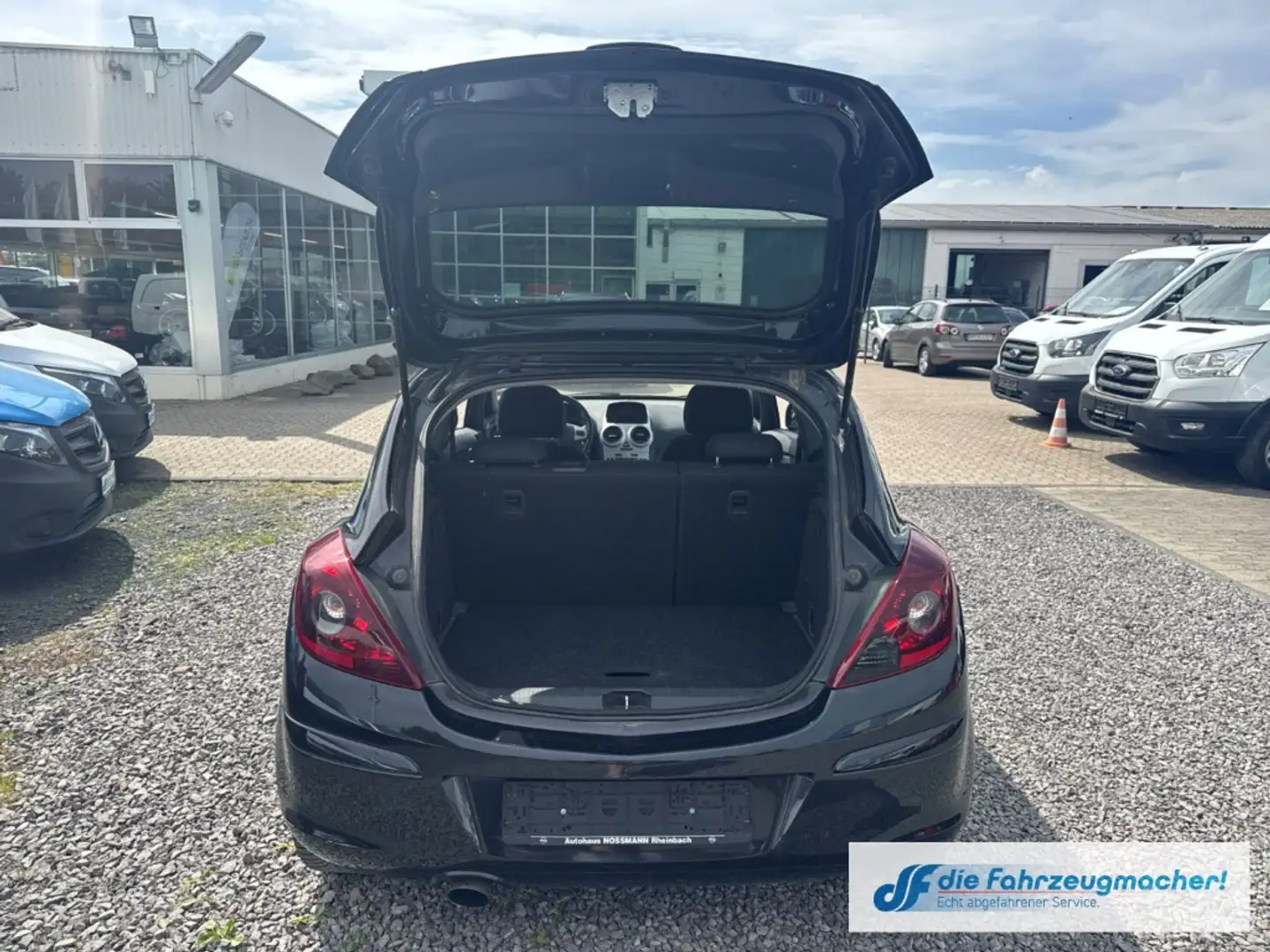 Vehicle image, number 9