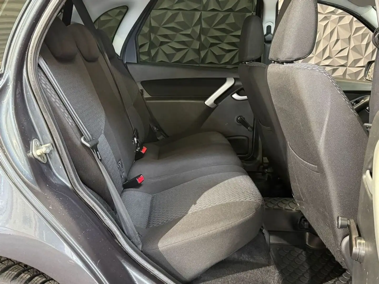 Vehicle image, number 7
