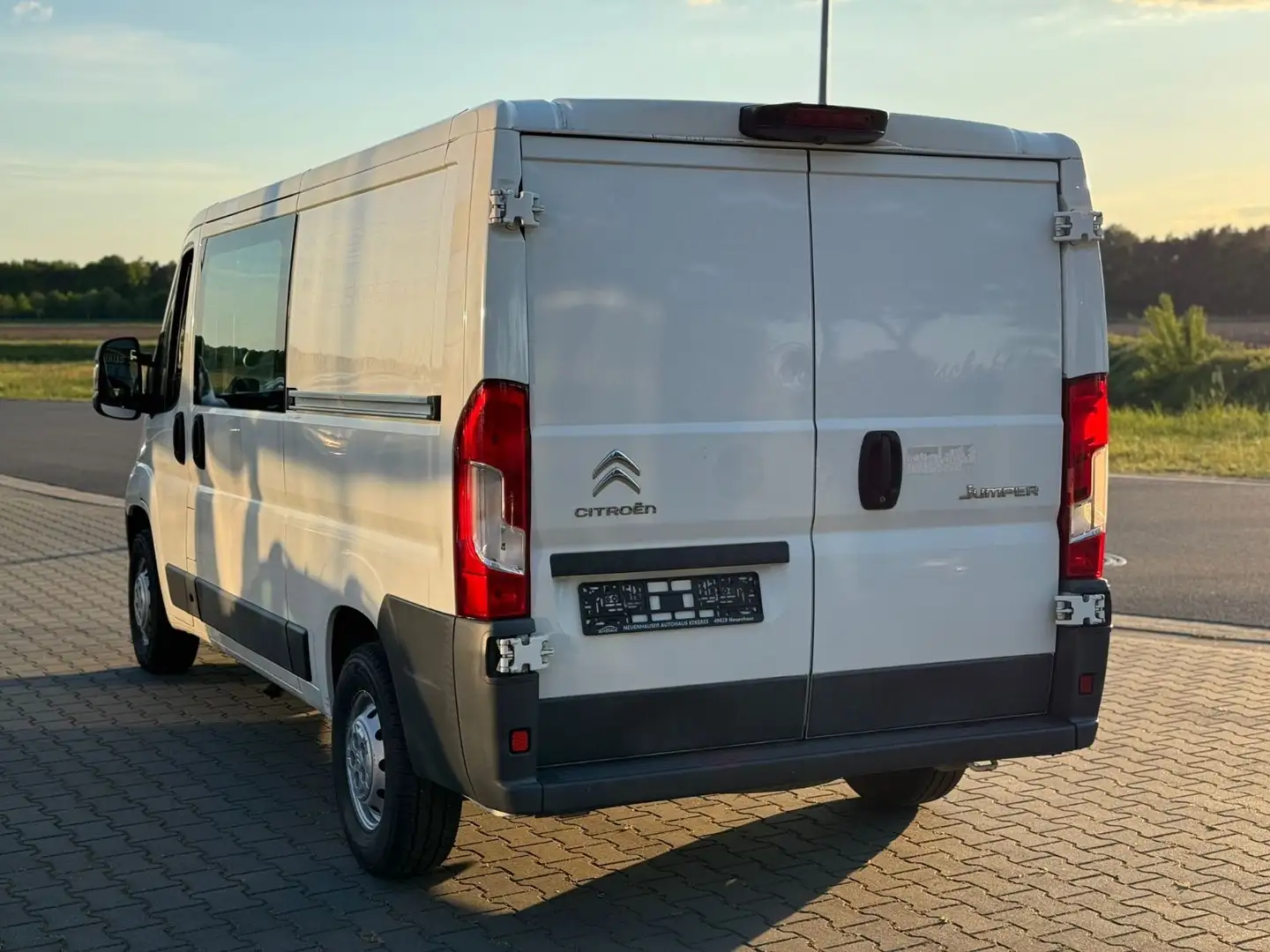 Vehicle image, number 3