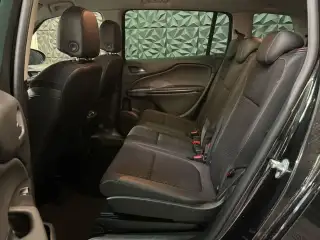 Vehicle image thumbnail, number 7