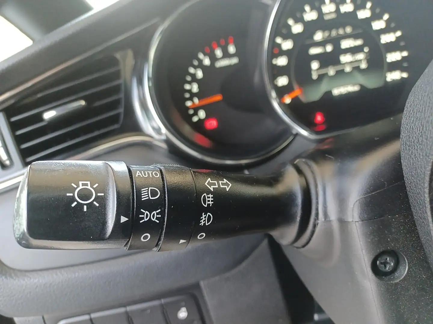 Vehicle image, number 13