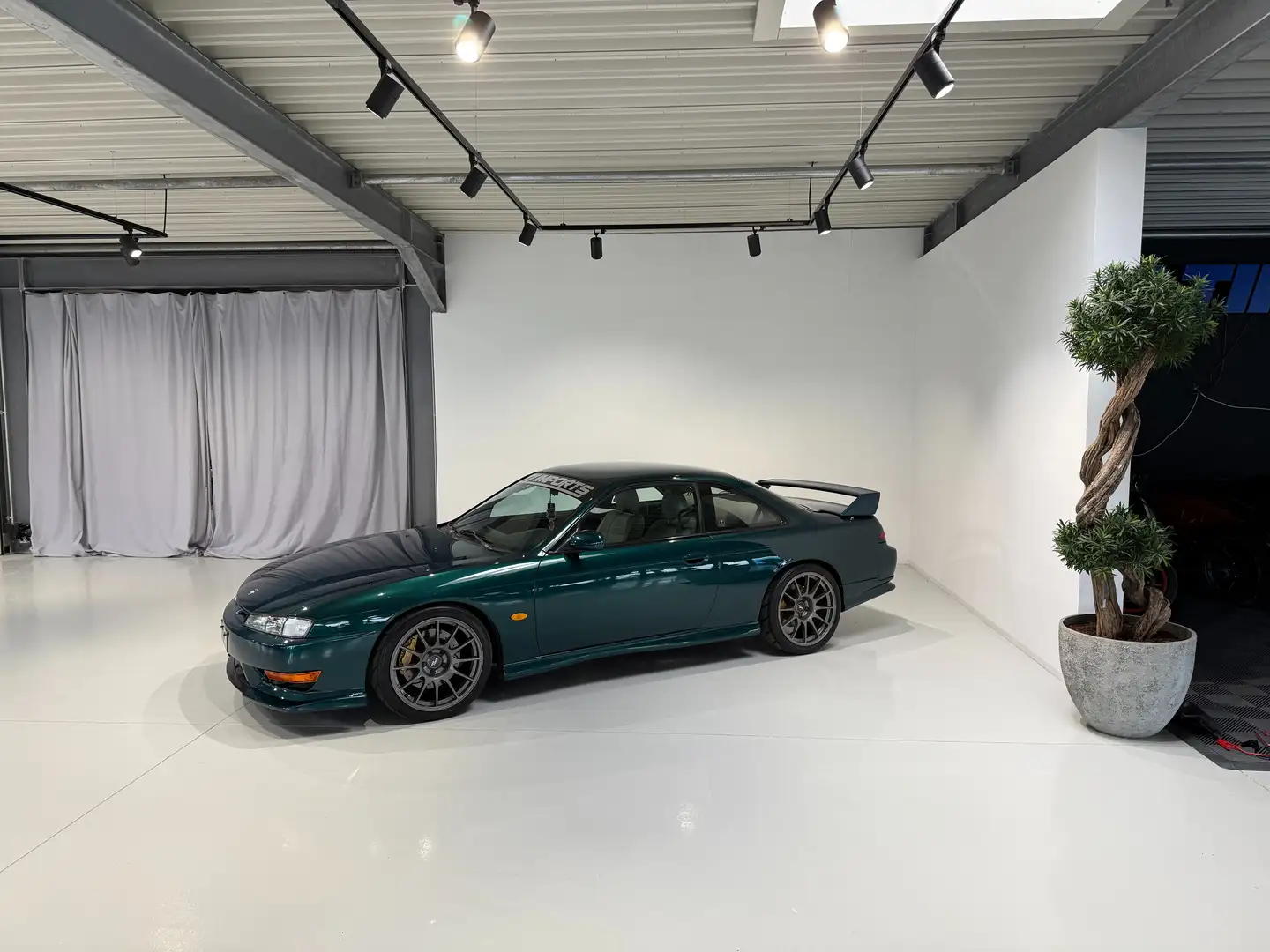 Vehicle image, number 1