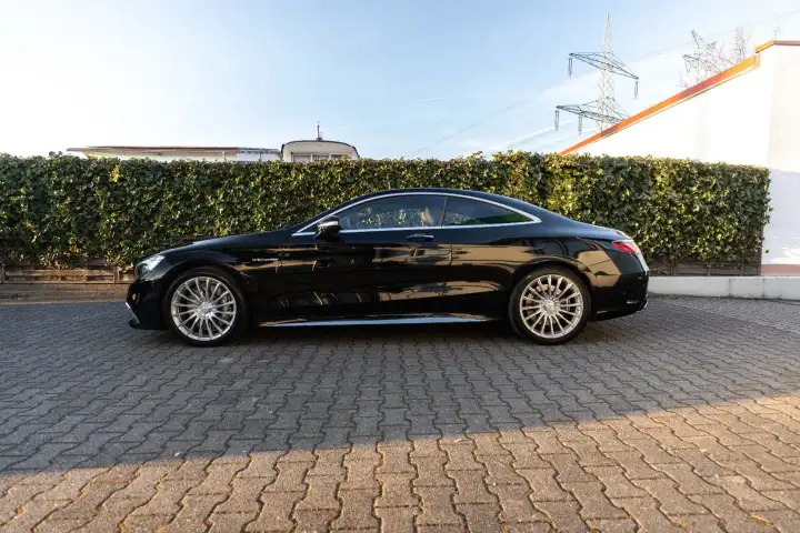 Additional image of the vehicle