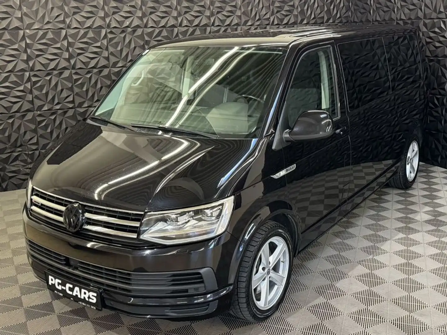 Vehicle image, number 4