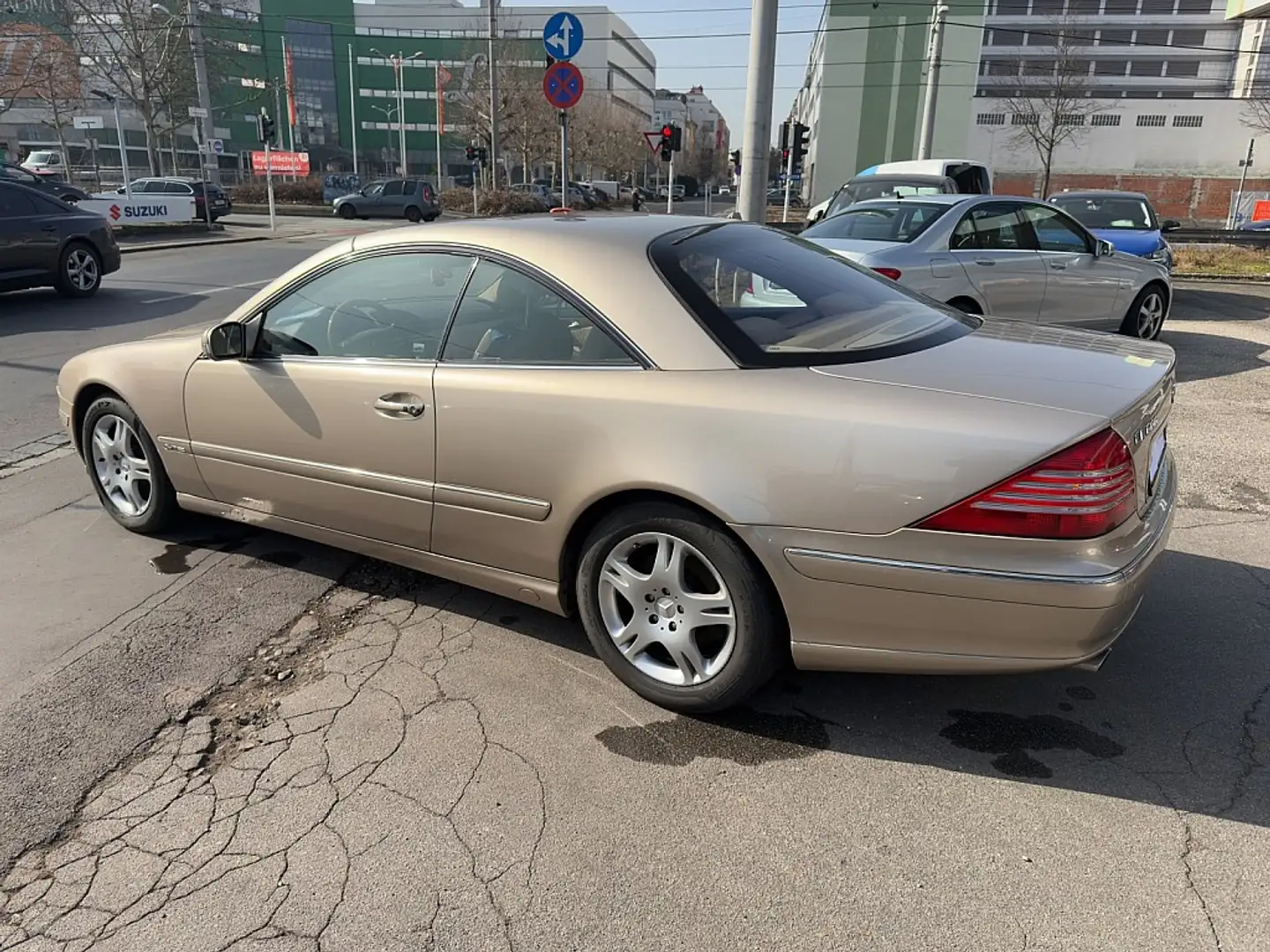 Vehicle image, number 10