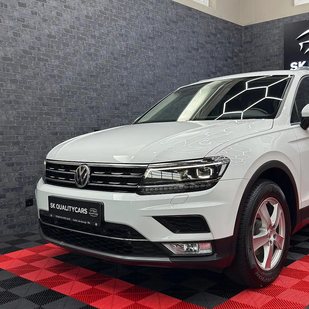 Vehicle image, number 2