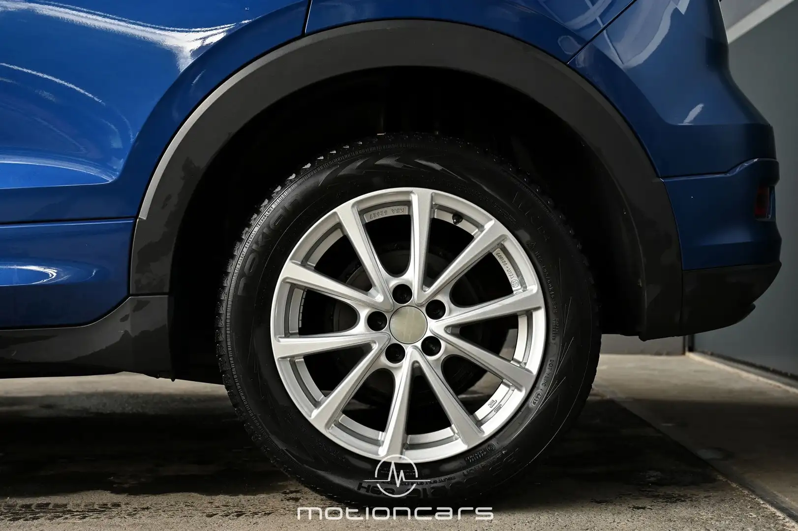 Vehicle image, number 8