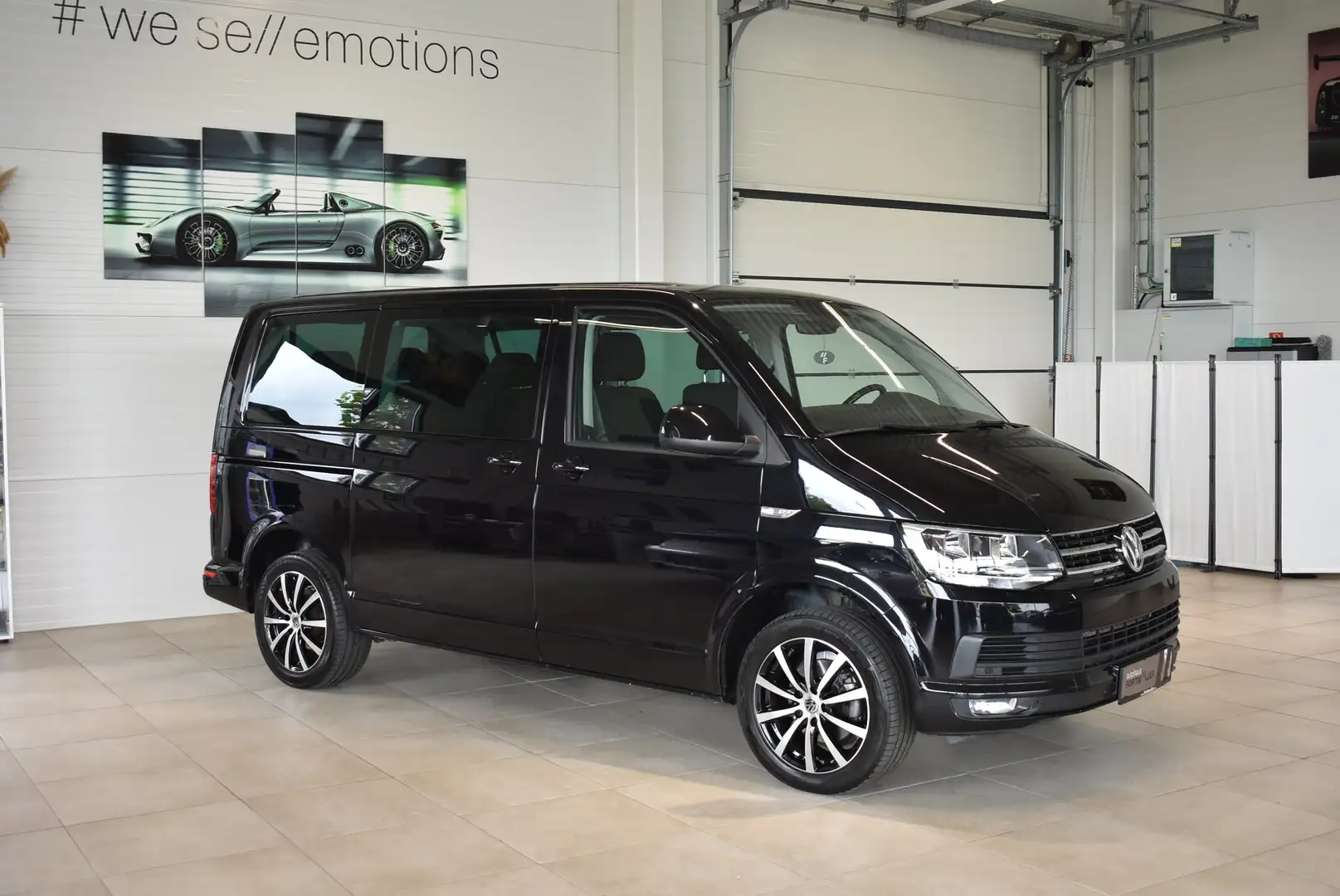 Vehicle image, number 6