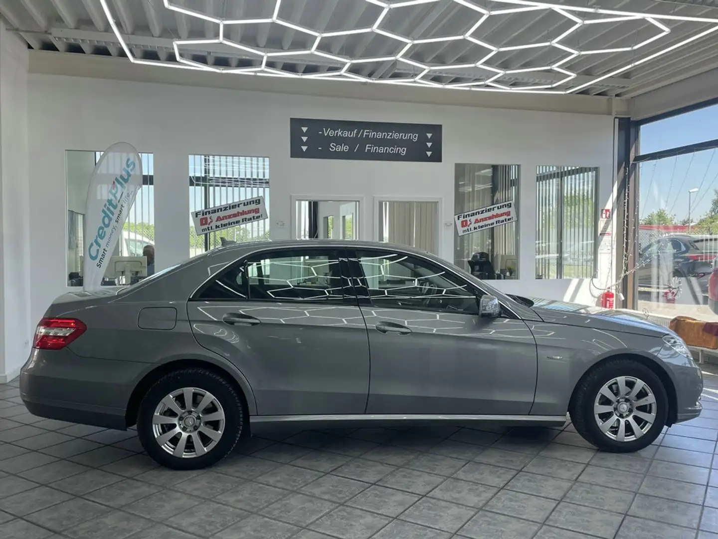 Vehicle image, number 4