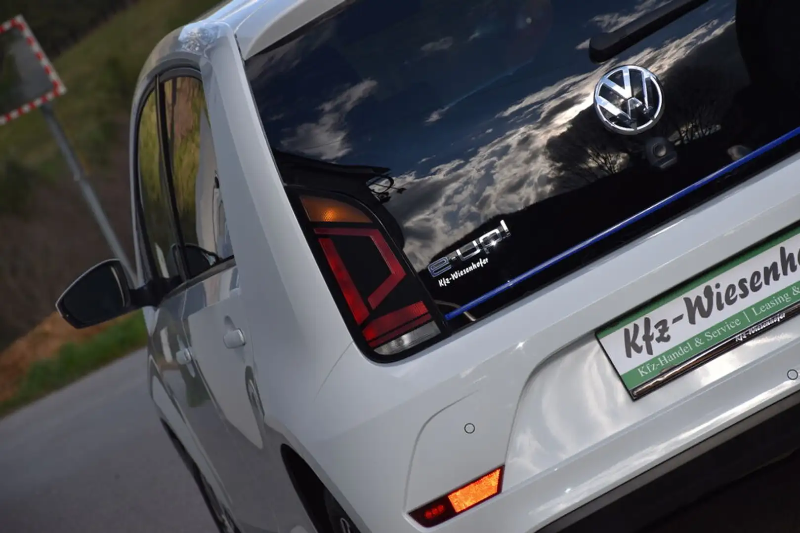 Vehicle image, number 6