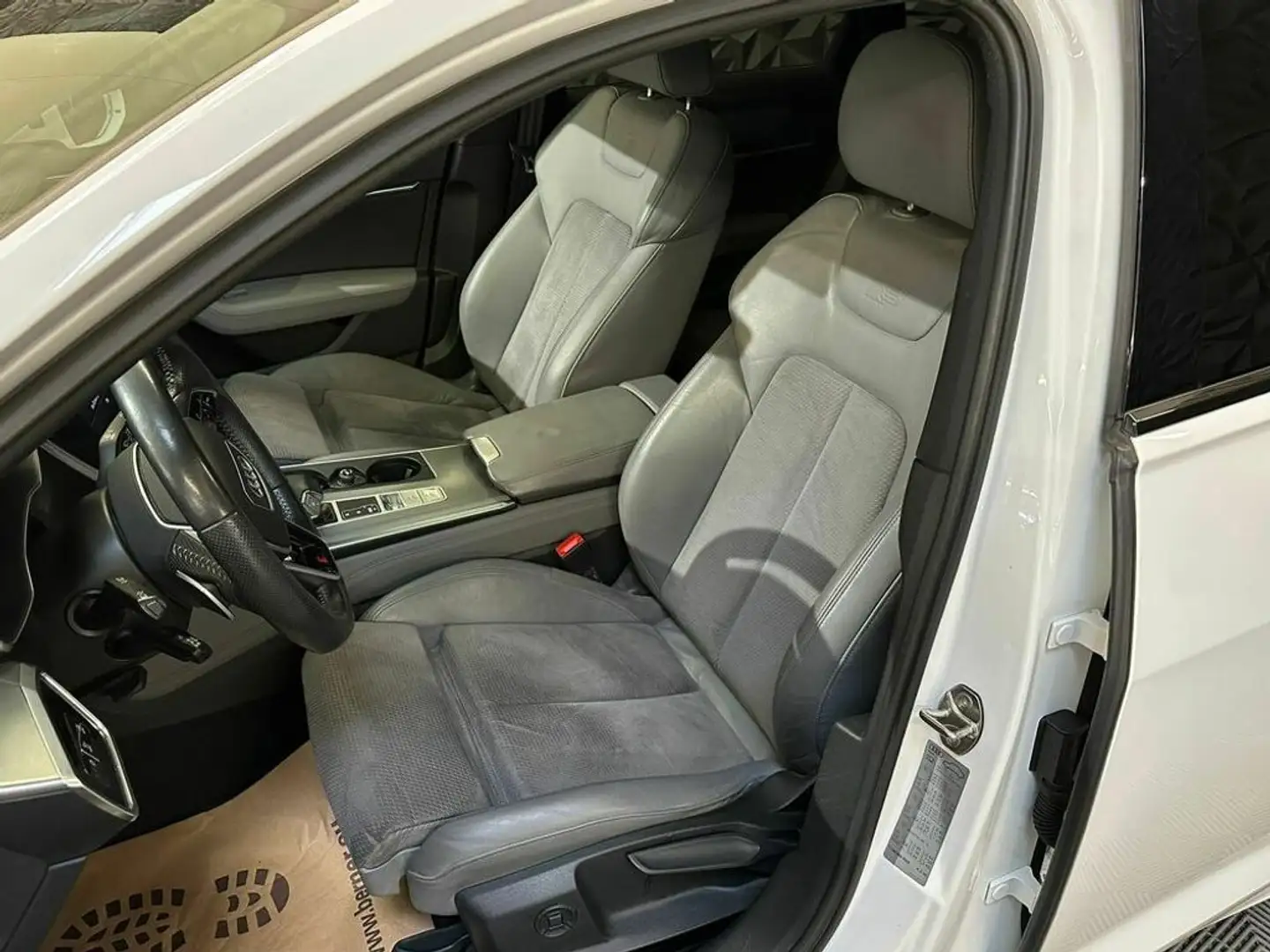 Vehicle image, number 8