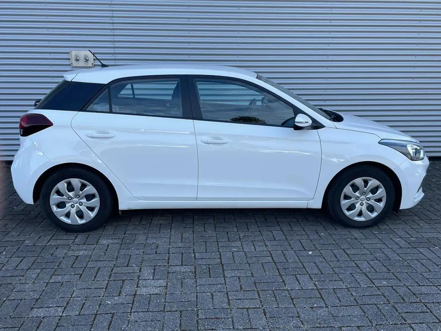 Vehicle image, number 5