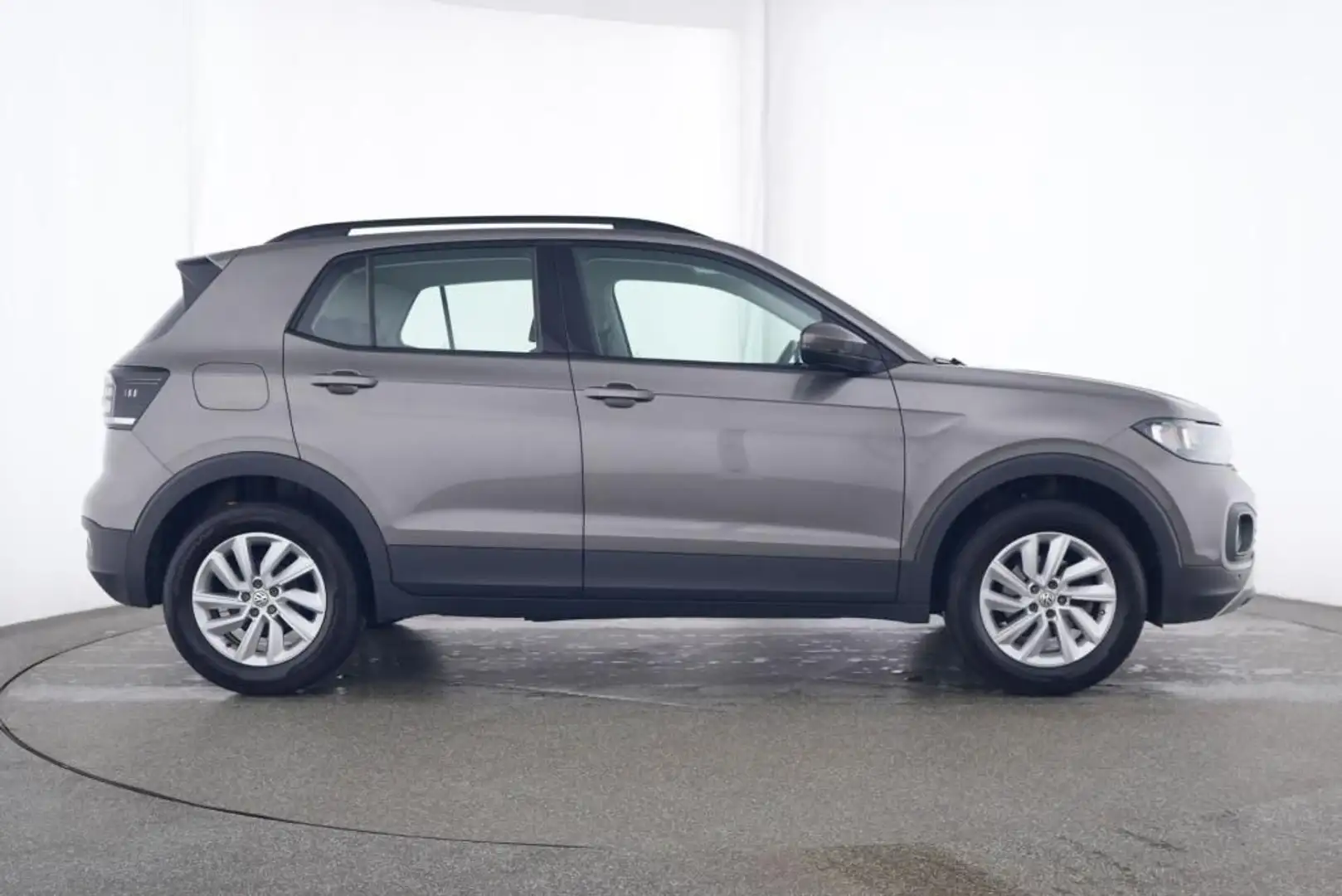 Vehicle image, number 7