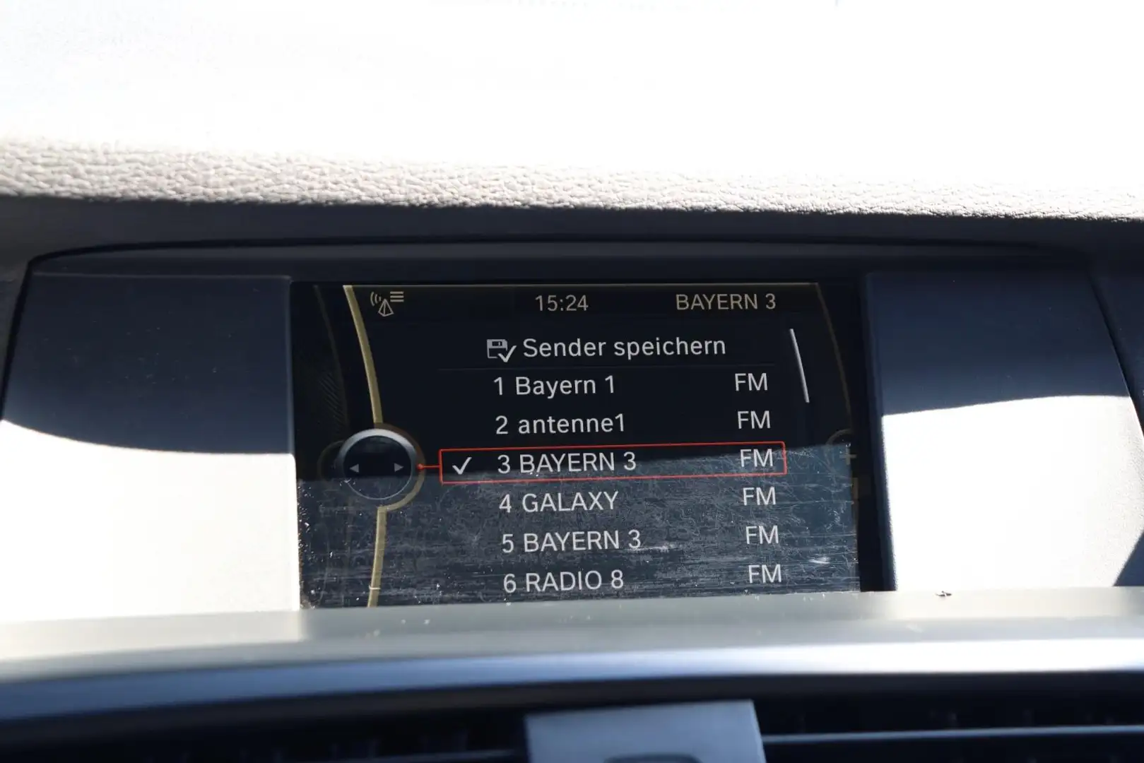 Vehicle image, number 10