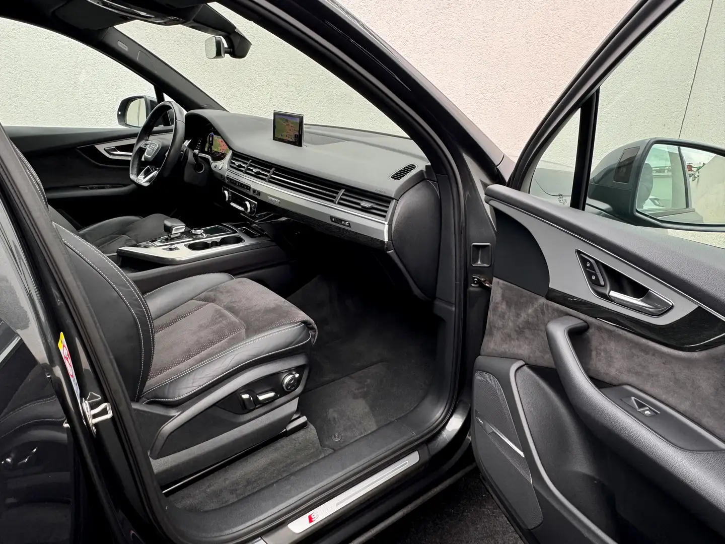 Vehicle image, number 9
