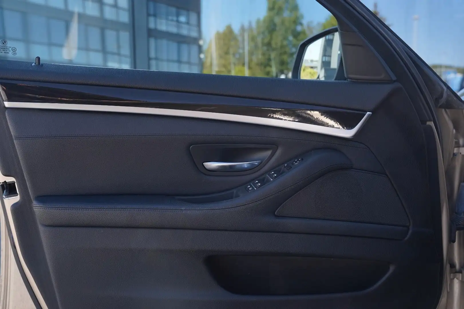 Vehicle image, number 11
