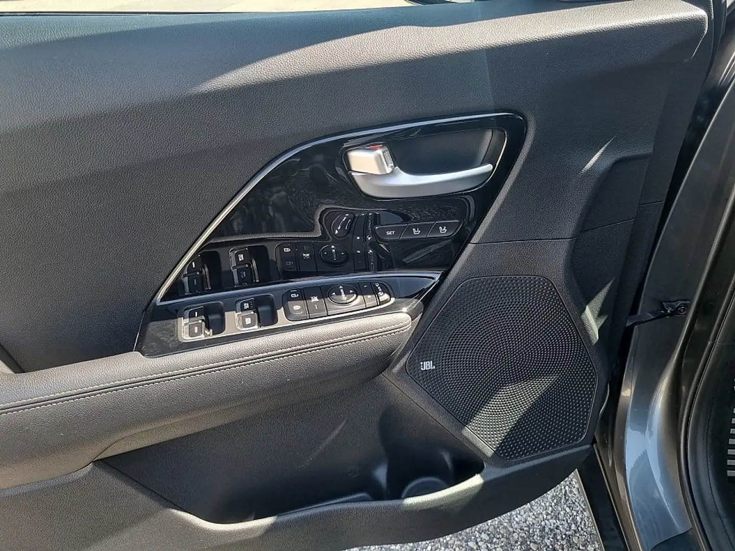Vehicle image, number 8