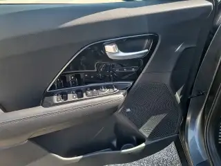 Vehicle image thumbnail, number 8