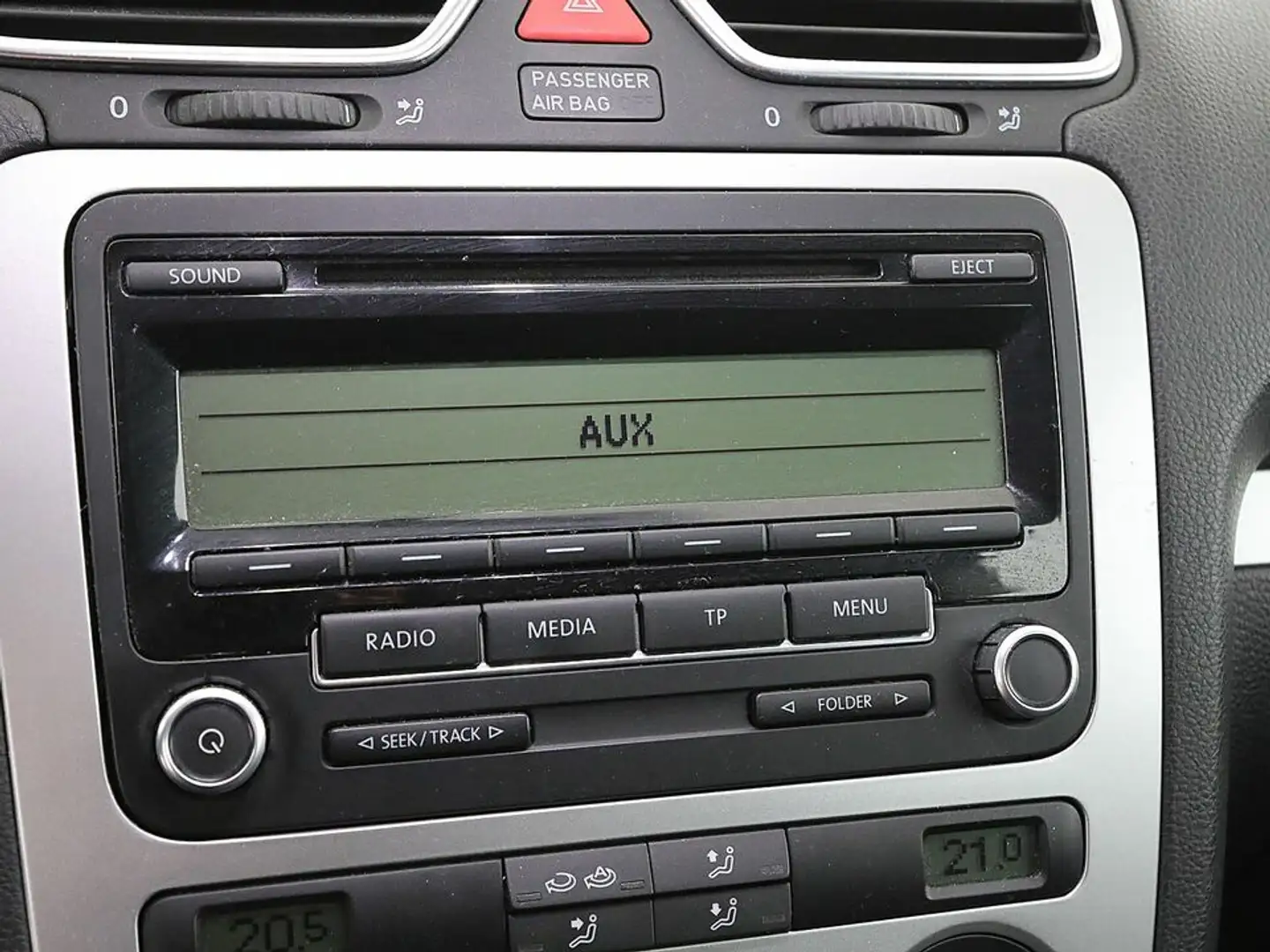 Vehicle image, number 12