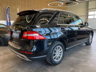 Vehicle image thumbnail, number 4